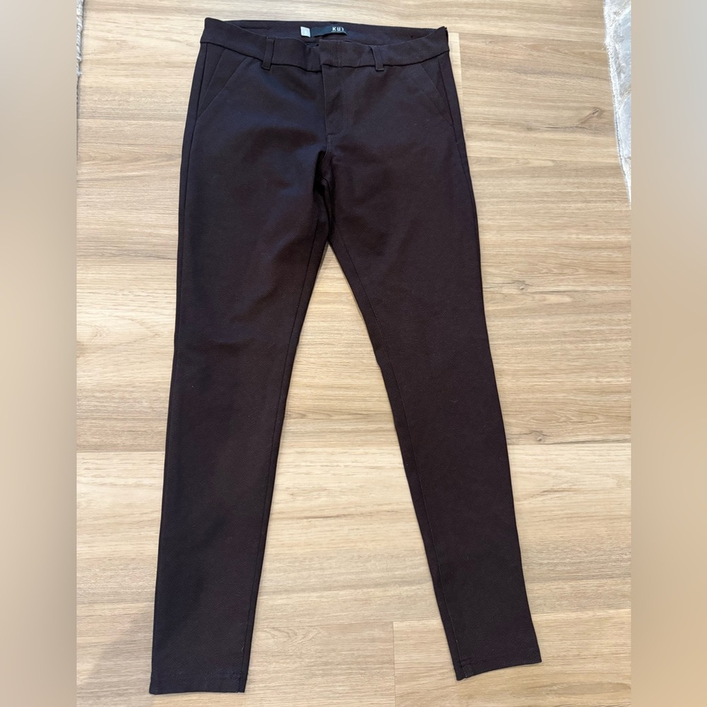 Kut from the Kloth Women's black with chevron print Ankle Pants